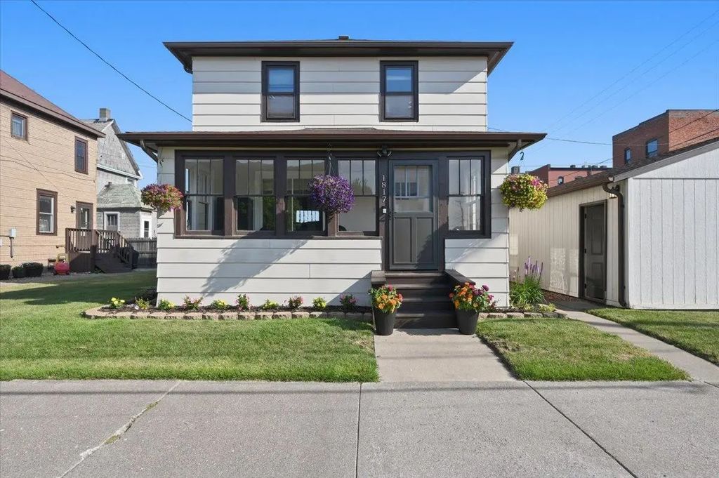 1817 N 16th Street, Superior