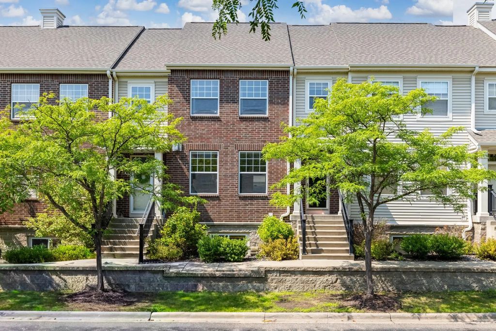 11317 Stratton Avenue 100, Eden Prairie