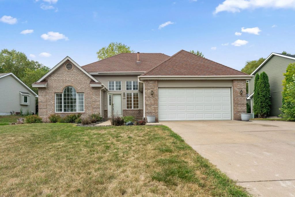 2320 Parkview Lane, Woodbury
