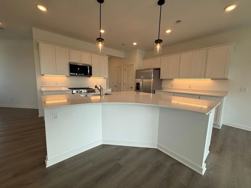 14943 Avondale View, Rosemount