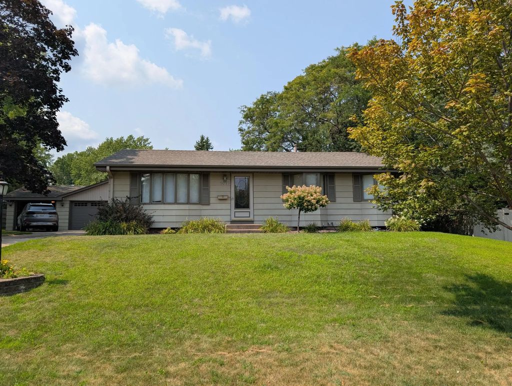 9073 Northwood Circle, New Hope