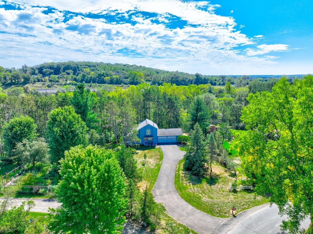 723 Glenna Drive, Hudson