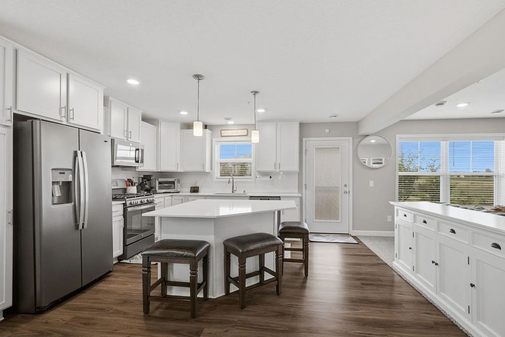 14300 Arctic Circle, Rosemount