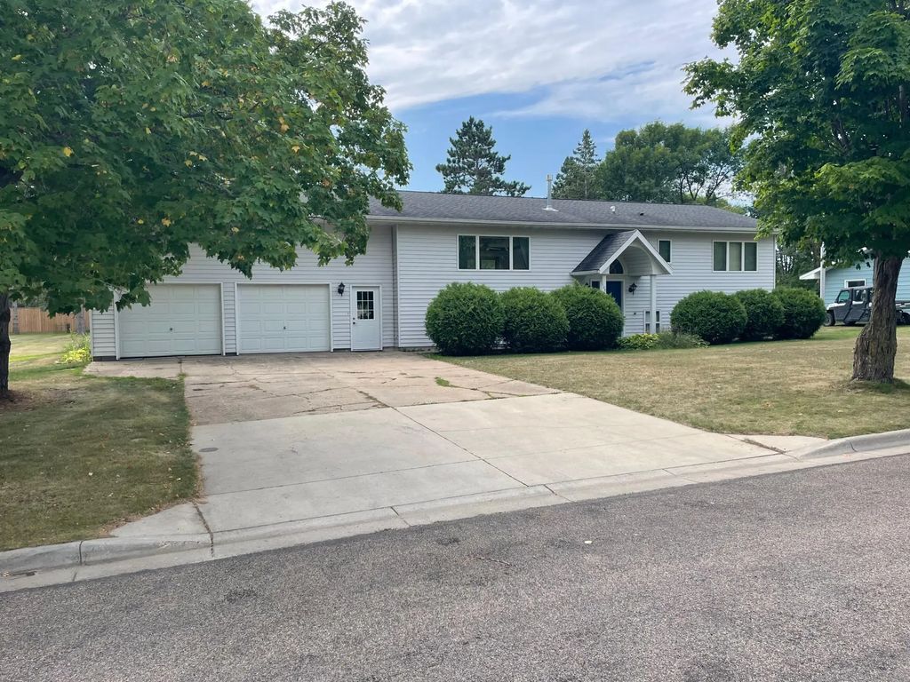104 Poulson Avenue, Henning