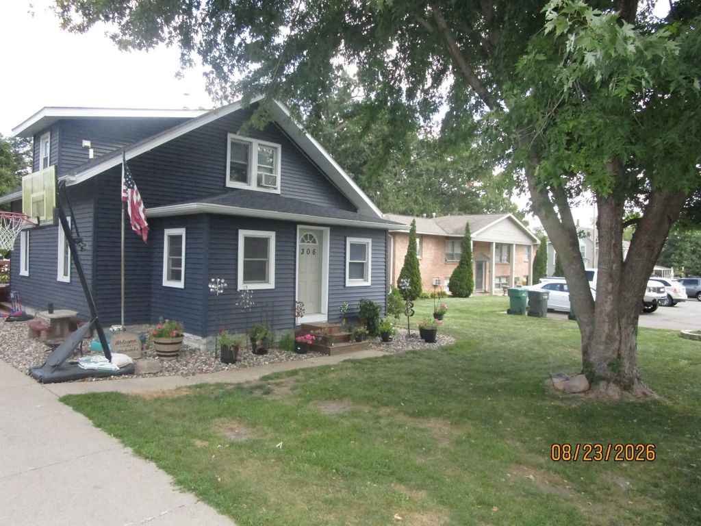 306 2nd Street Sw, Pine Island