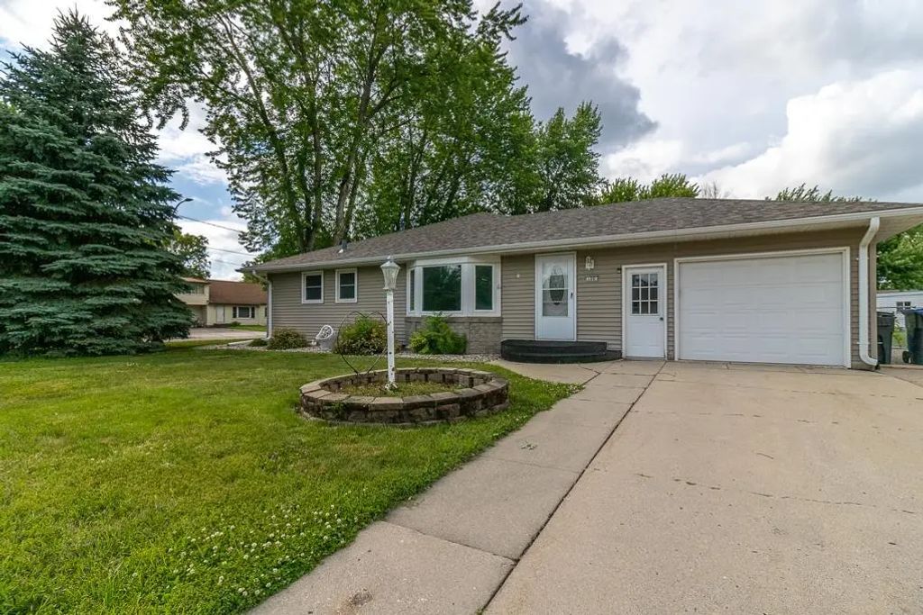 100 Meadow Lane, Mankato