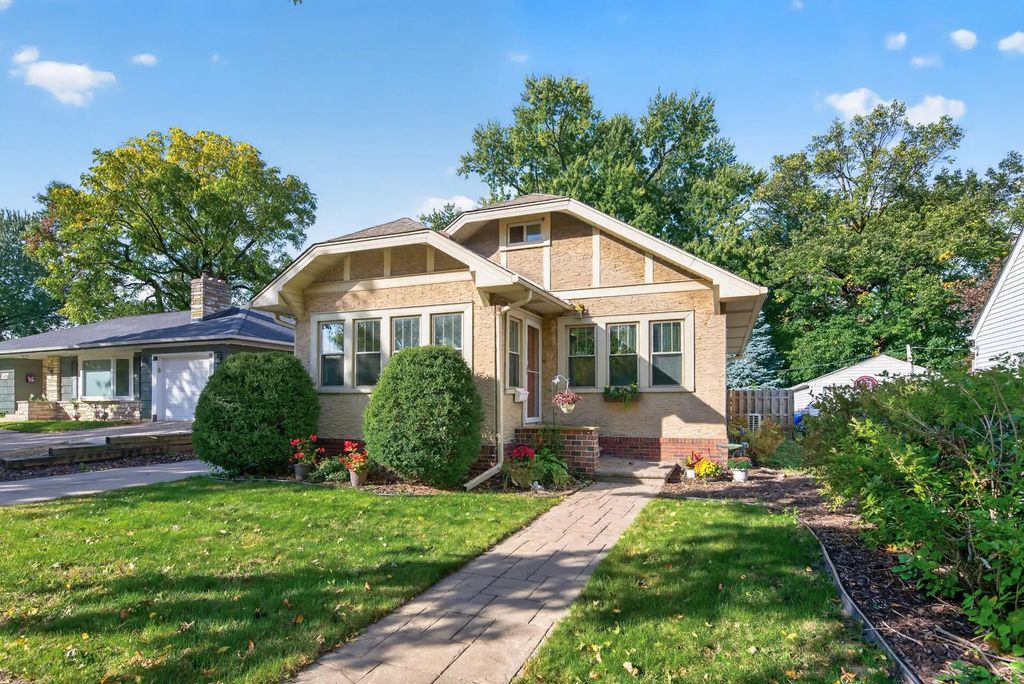 953 Hall Avenue, West Saint Paul