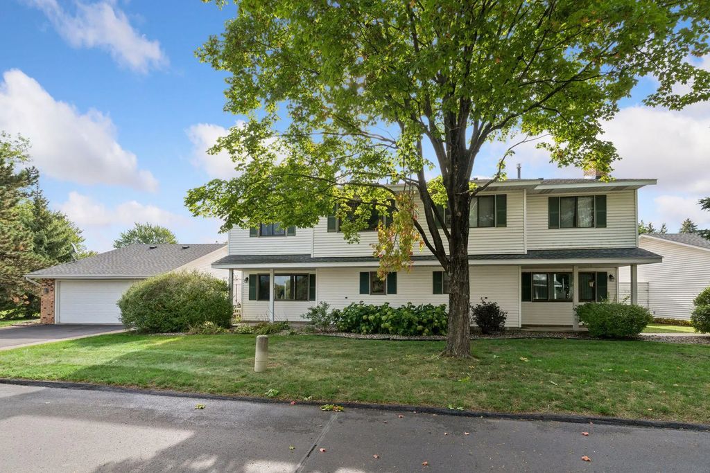 7723 157th Street W, Apple Valley