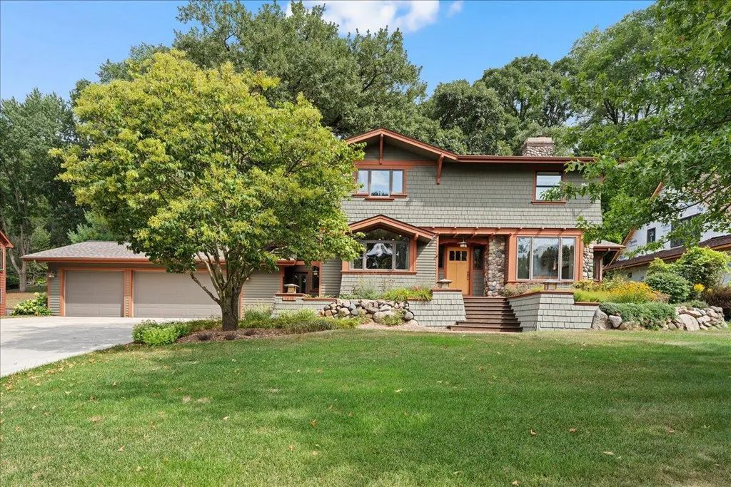 1619 Golf View Drive, River Falls