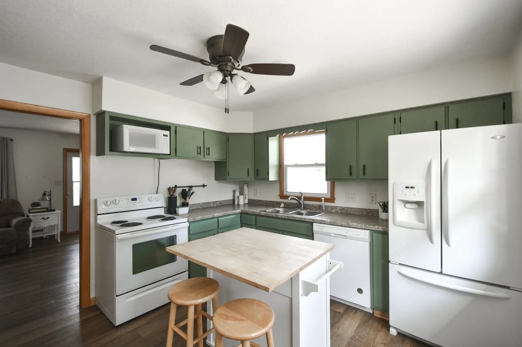 567 W 5th Street, Zumbrota