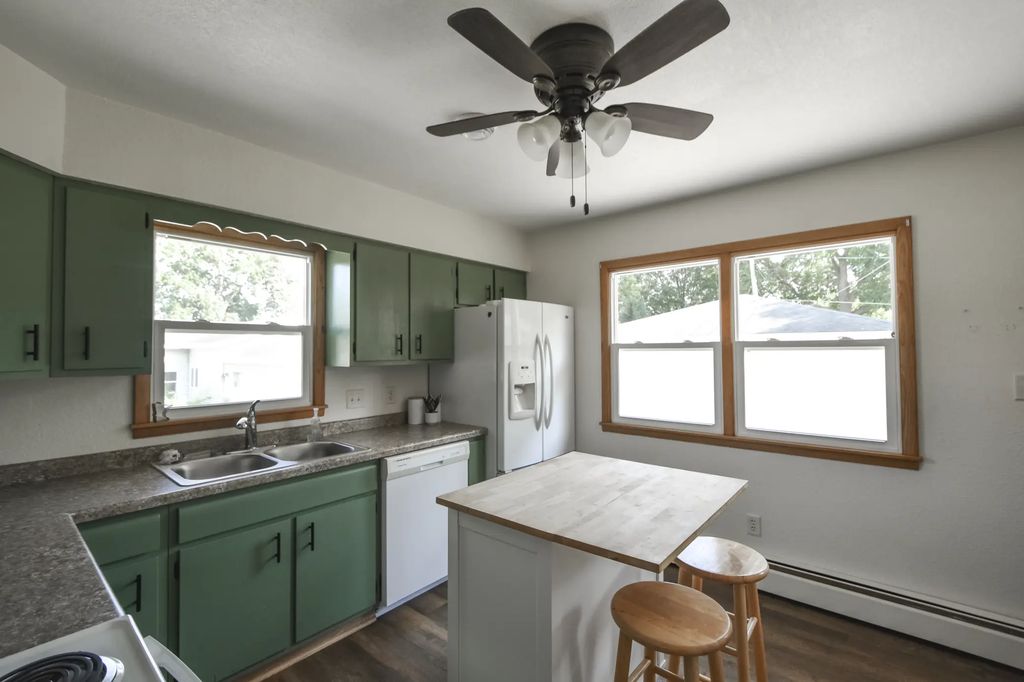 567 W 5th Street, Zumbrota
