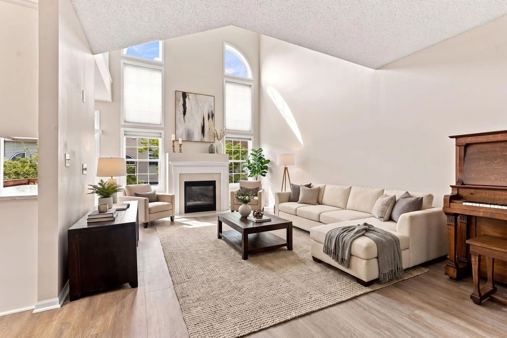 1353 White Oak Drive, Chaska
