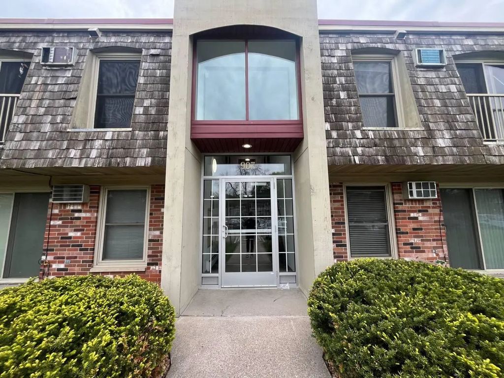 907 11th Avenue S 7, Hopkins