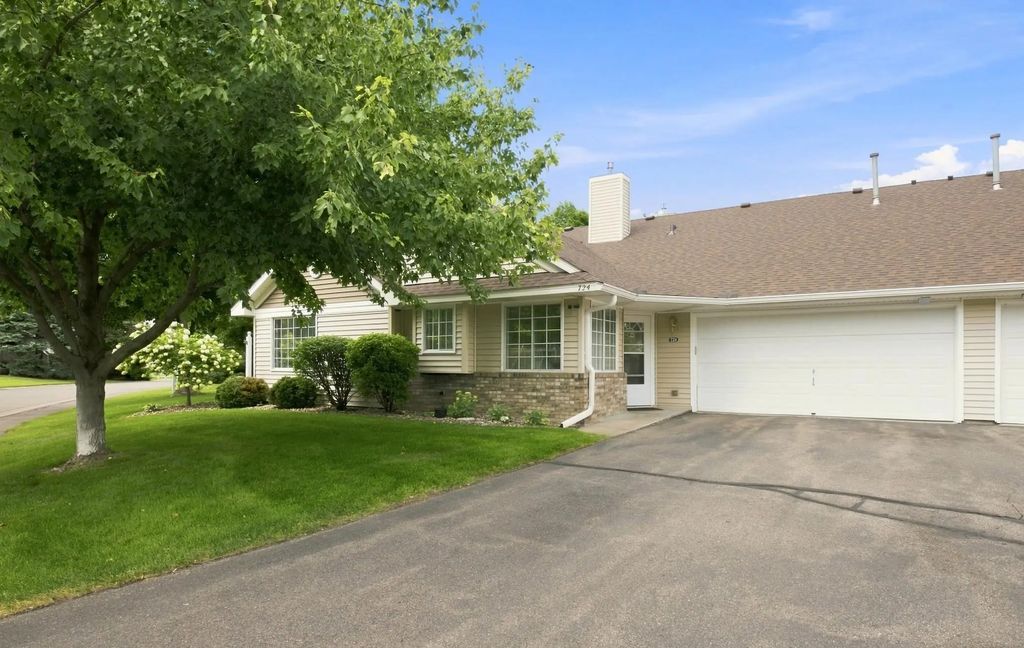 724 85th Lane Nw, Coon Rapids