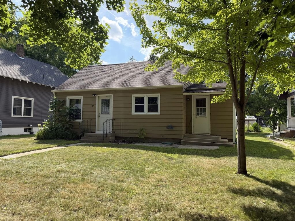 106 N Oak Street, Hendricks