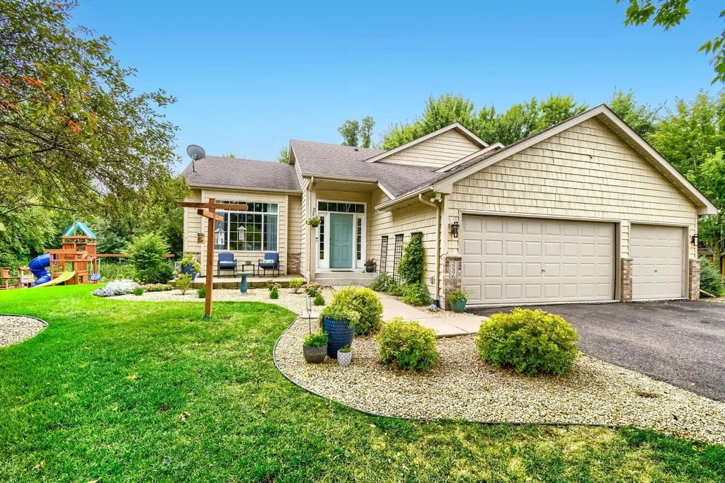 22376 Brett Trail, Rogers