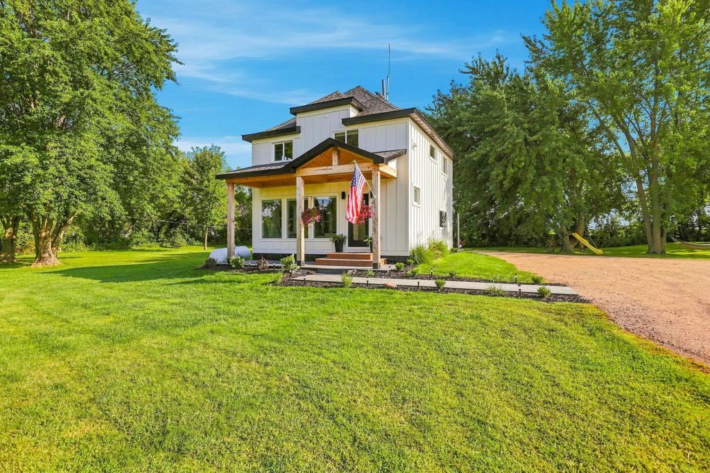 65945 295th Street, Litchfield
