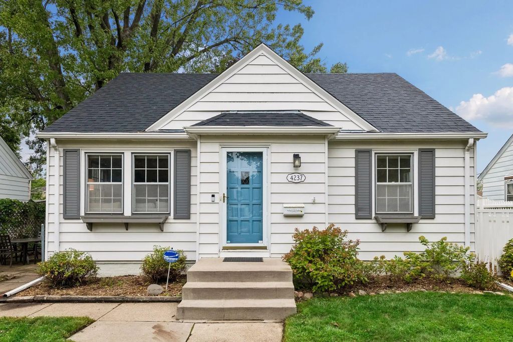 4237 Abbott Avenue N, Robbinsdale