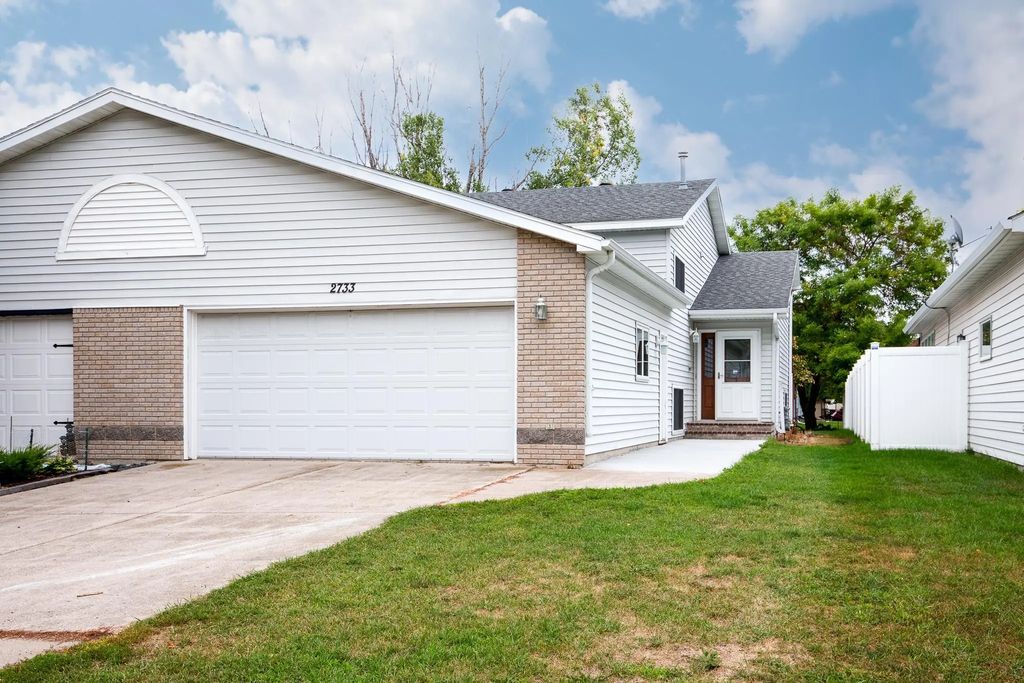 2733 26th Street Circle S, Moorhead