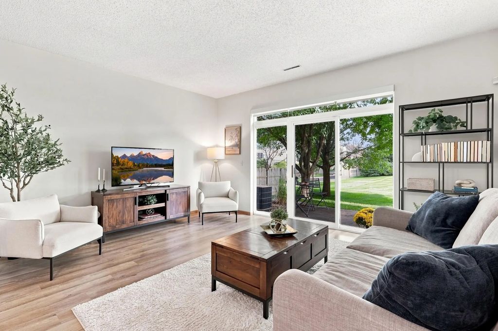 789 Providence Drive, Shakopee