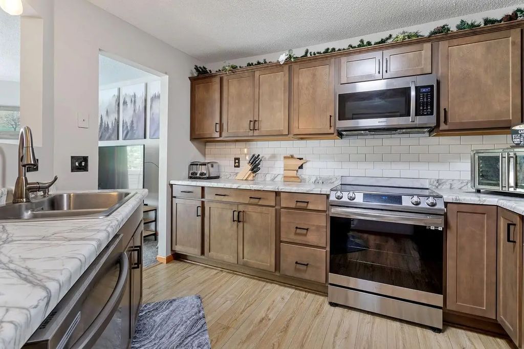 2636 101st Lane N, Brooklyn Park
