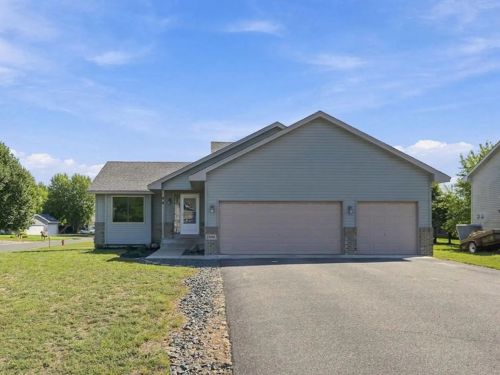 23081 Navajo Street Nw, St Francis