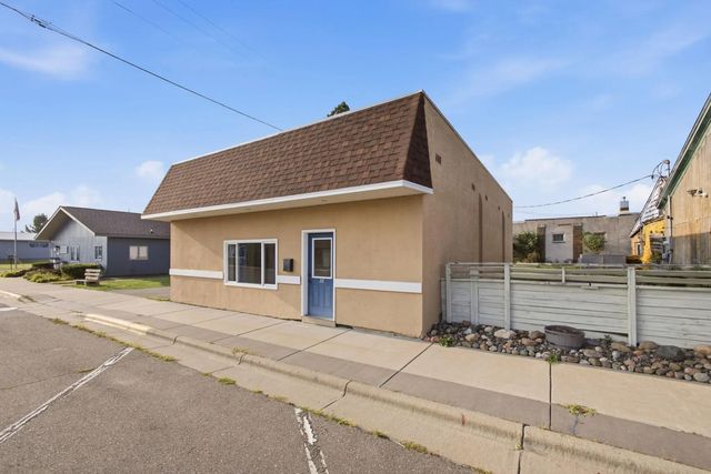 22 W 2nd Avenue, Luck
