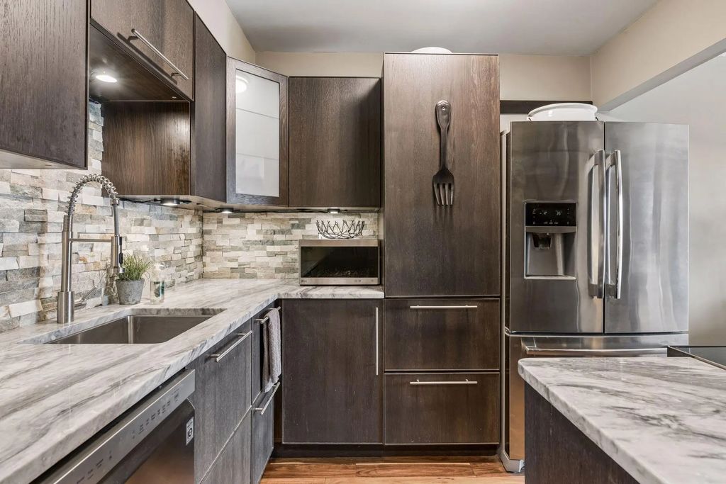 3155 Old Highway 8 306, Roseville
