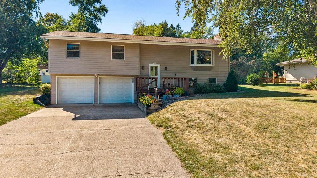 6650 Maple Drive, Rockford