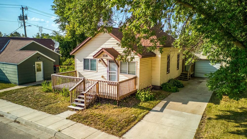 118 E Colfax Street, Parkers Prairie
