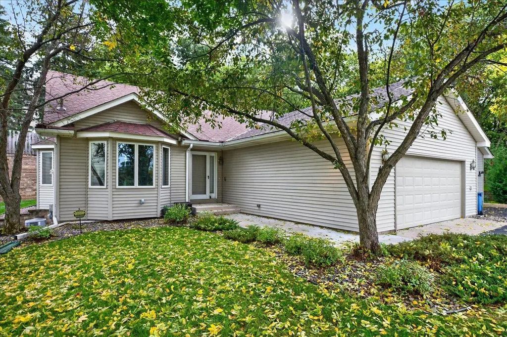 4975 Lincoln Drive, Edina