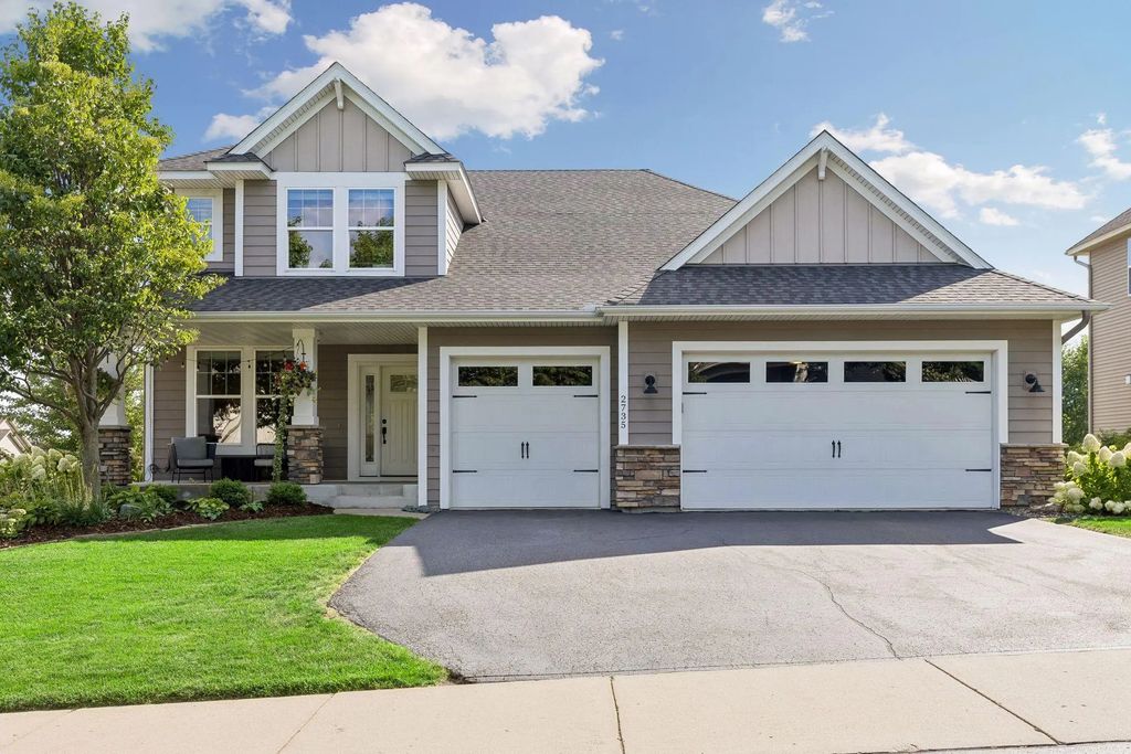 2735 Fieldstone Drive, Victoria