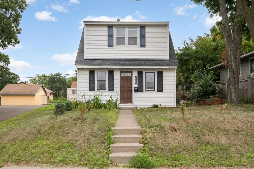 3540 Noble Avenue N, Crystal
