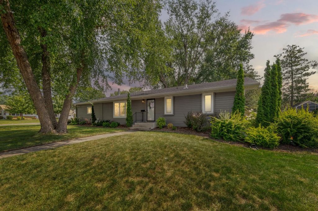 1019 Valley View Road, Faribault
