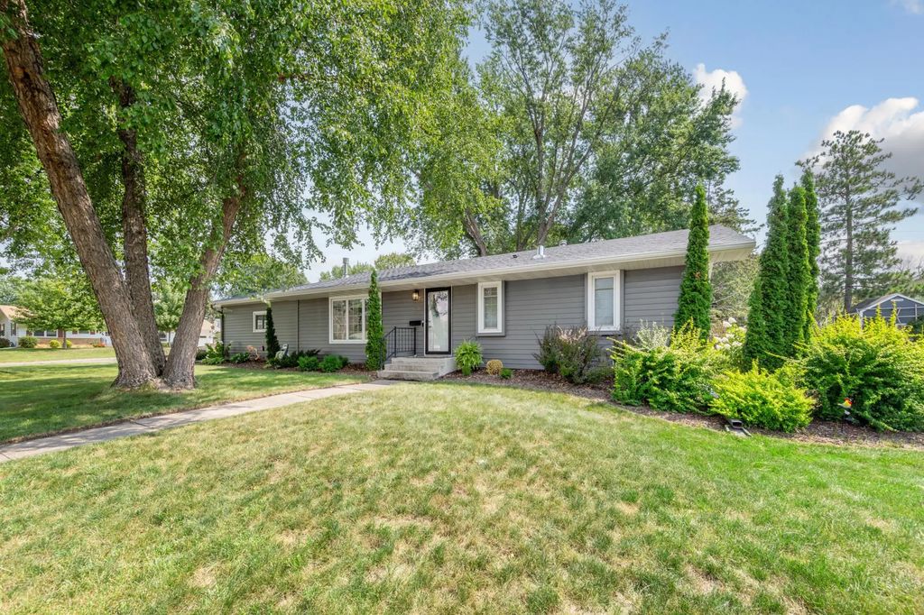 1019 Valley View Road, Faribault