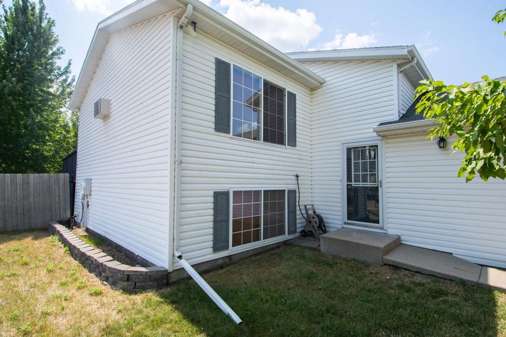 5118 7th Lane S, Fargo