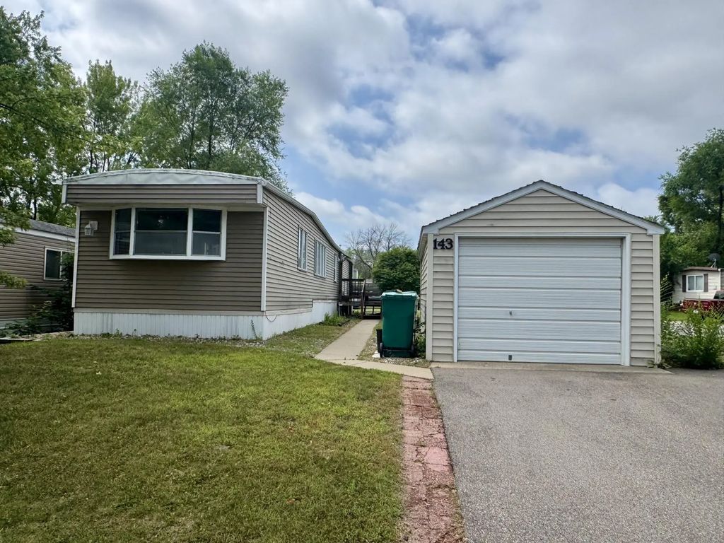 143 Judith Drive, Chaska