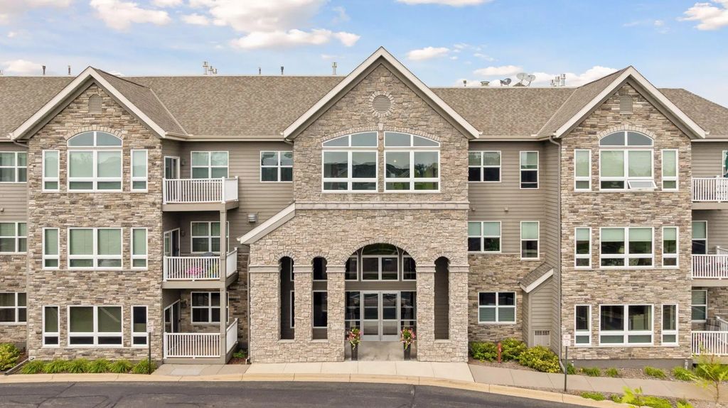 2670 Kelley Parkway 103, Orono