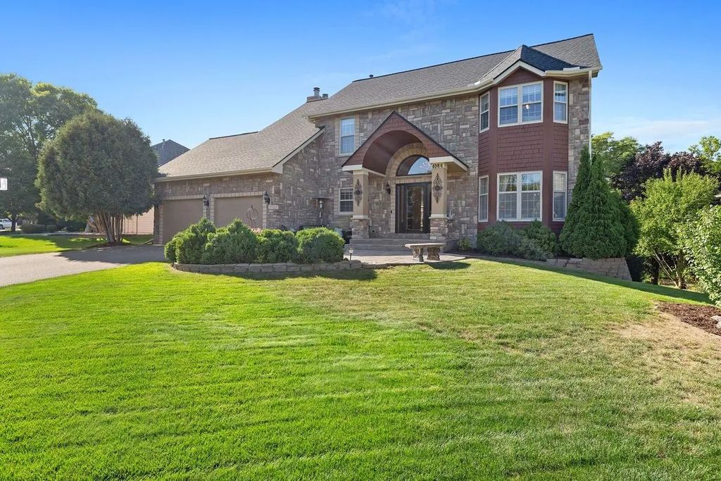 4086 Deerwood Trail, Eagan