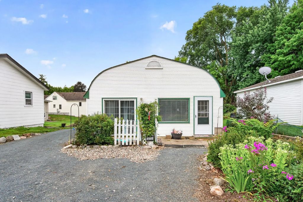 215 Franklin Avenue E, Delano