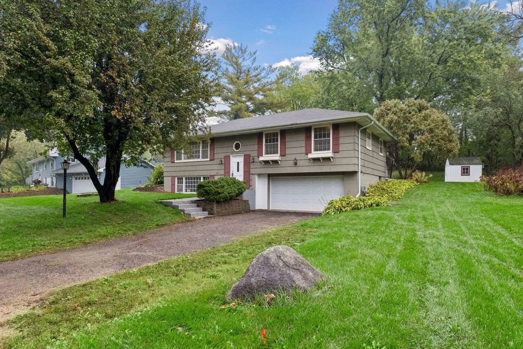 5603 Woodland Road, Minnetonka