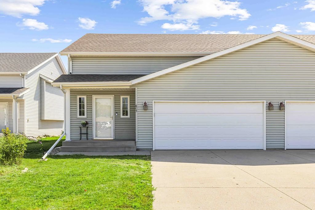 605 13 1/2 Avenue E, West Fargo