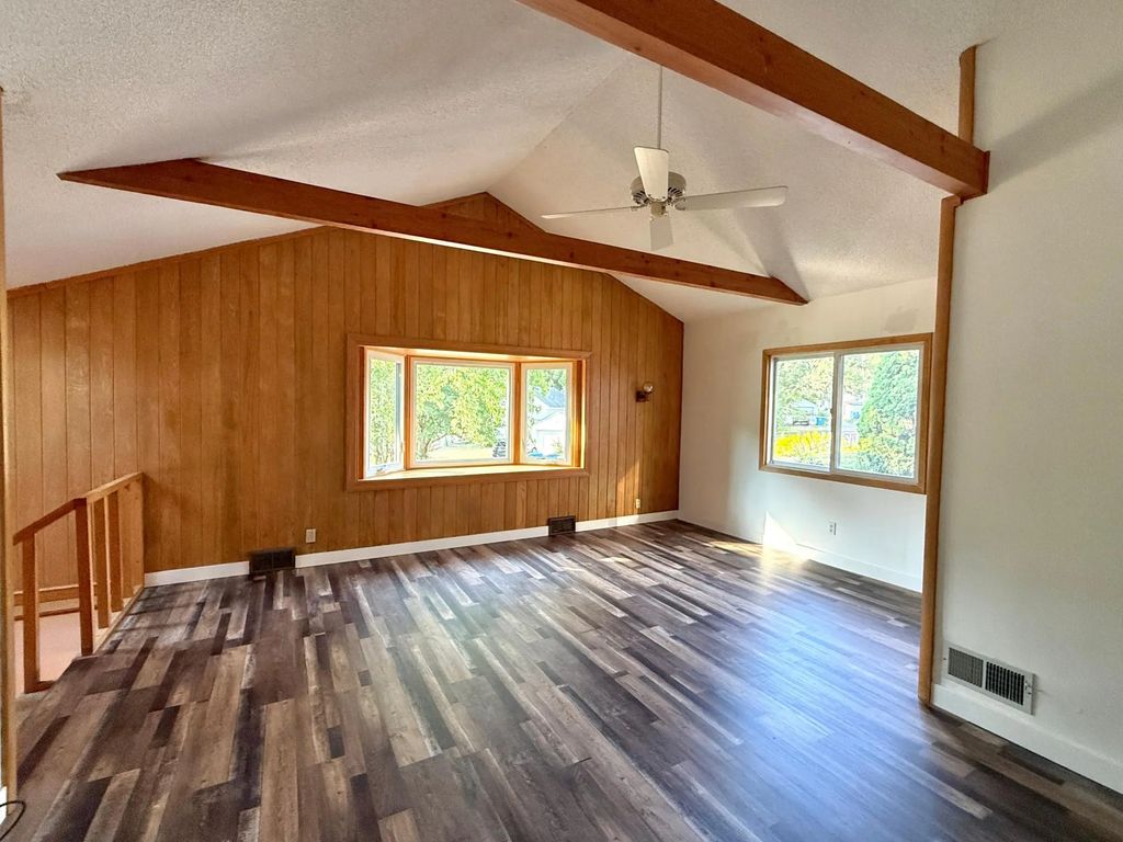 2762 Mcnair Drive N, Robbinsdale