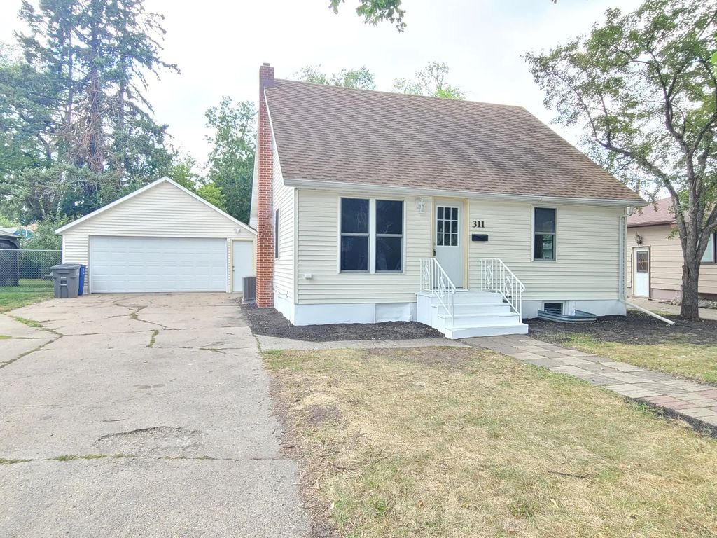 311 14th Street N, Moorhead