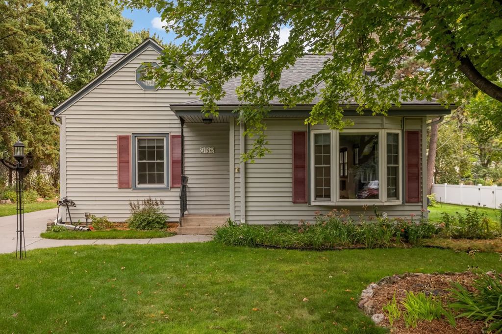 1784 Dunlap Street N, Roseville