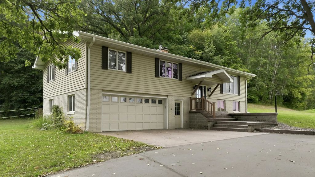 120 Leising Avenue, Glenwood City