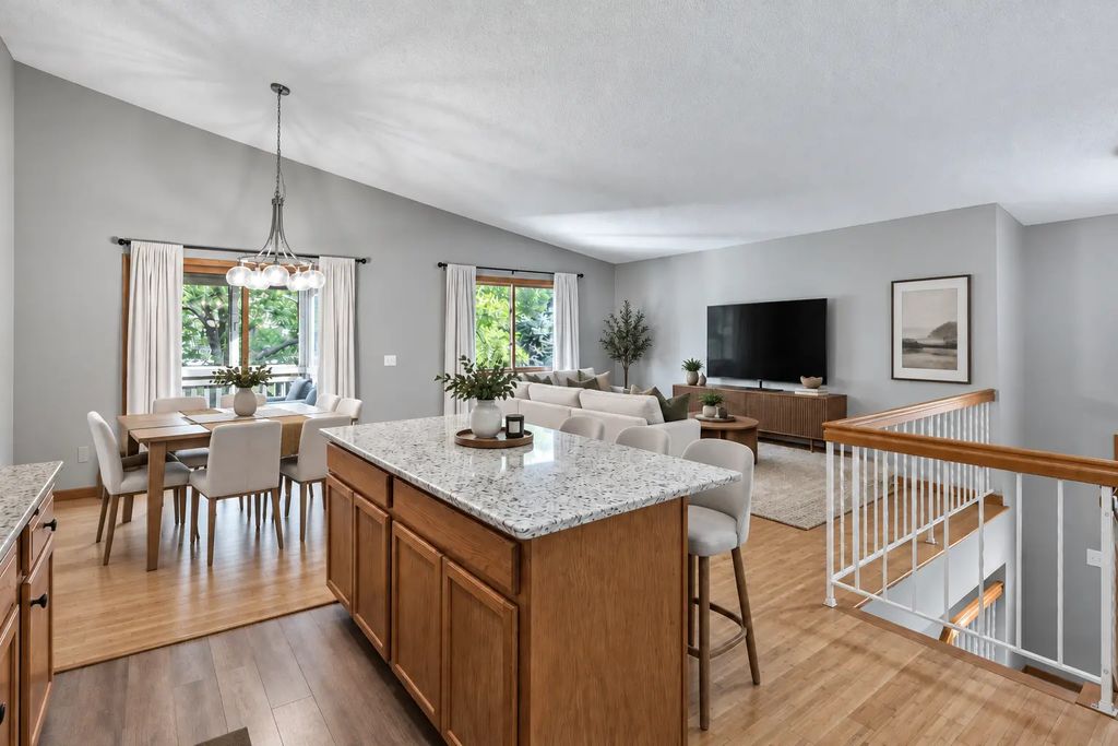 6865 Romeo Road, Woodbury