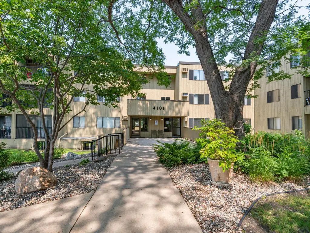 4101 Parklawn Avenue 130, Edina
