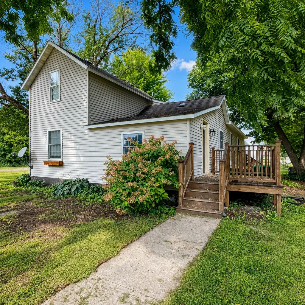 212 W Grant Street, Ceylon