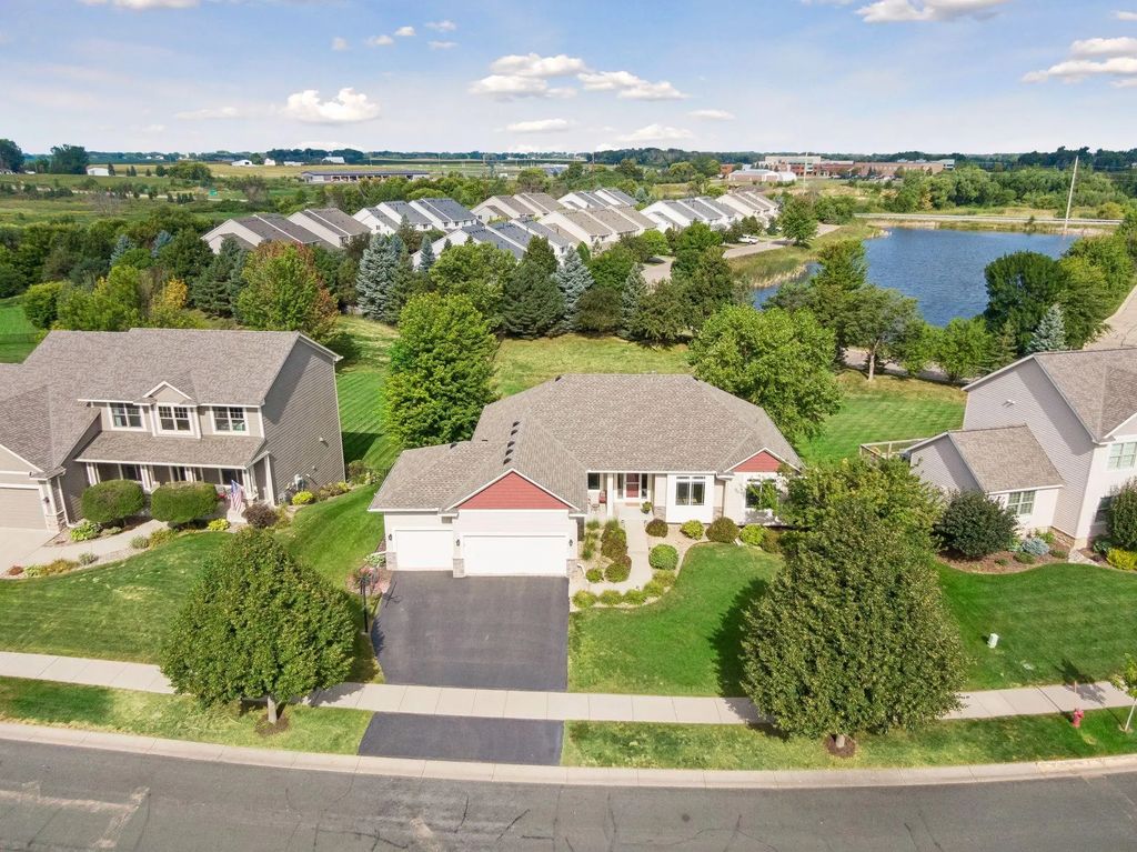 1542 Sparrow Road, Waconia